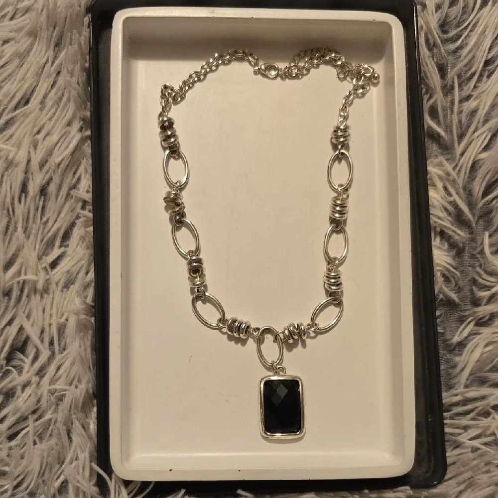 Chic Silver and Black Pendant Necklace